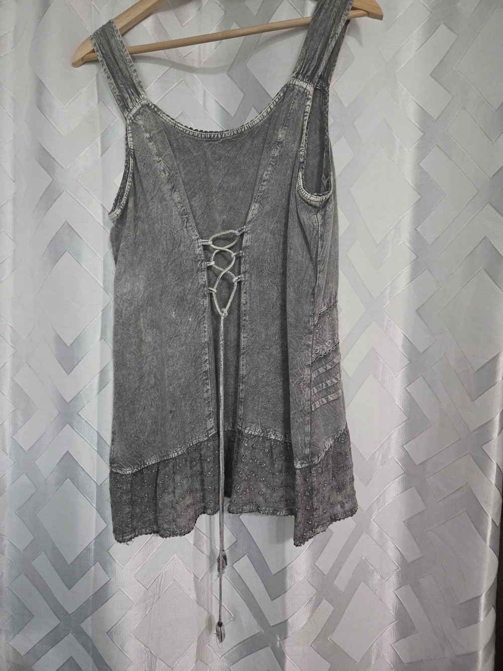 Derek Heart Gray Crochet-Trim Sleeveless Camisole - Picture 4 of 4